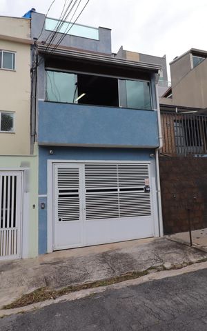 Casa à venda com 152m², 3 quartos e 2 vagasFachada