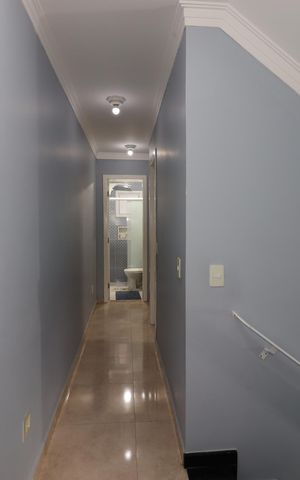 Casa à venda com 152m², 3 quartos e 2 vagasCorredor