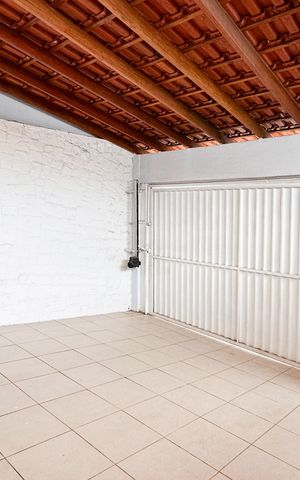 Casa à venda com 448m², 6 quartos e 3 vagas Casa à venda com 448m², 6 quartos e 3 vagasGaragem- Casa 2