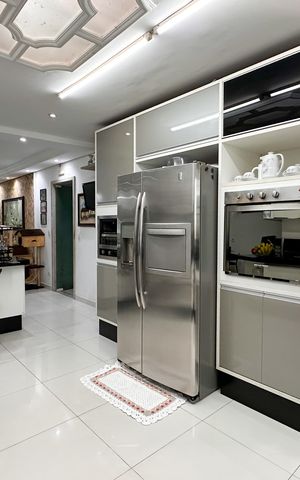 Casa à venda com 448m², 6 quartos e 3 vagas Casa à venda com 448m², 6 quartos e 3 vagasCozinha - Casa 1