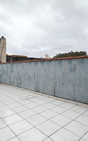 Casa à venda com 448m², 6 quartos e 3 vagas Casa à venda com 448m², 6 quartos e 3 vagasQuintal - Casa 2