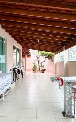 Casa à venda com 448m², 6 quartos e 3 vagas Casa à venda com 448m², 6 quartos e 3 vagasÁrea gourmet - Casa 1