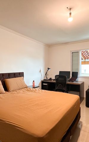 Casa à venda com 448m², 6 quartos e 3 vagas Casa à venda com 448m², 6 quartos e 3 vagasQuarto 1 - Casa 1
