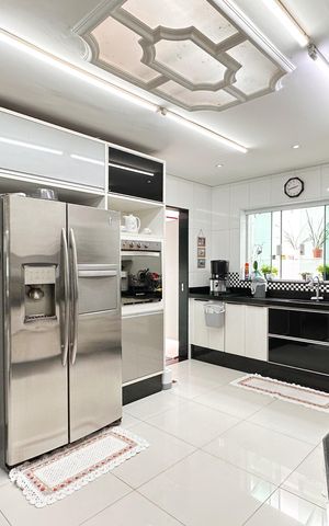 Casa à venda com 448m², 6 quartos e 3 vagas Casa à venda com 448m², 6 quartos e 3 vagasCozinha - Casa 1