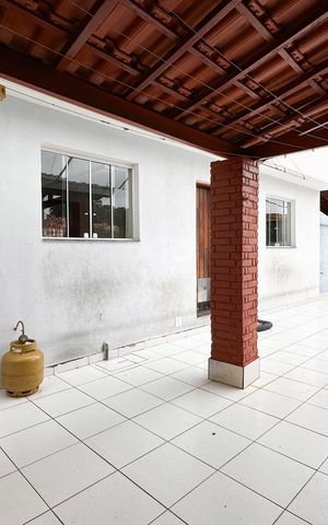 Casa à venda com 448m², 6 quartos e 3 vagas Casa à venda com 448m², 6 quartos e 3 vagasÁrea gourmet - Casa 2