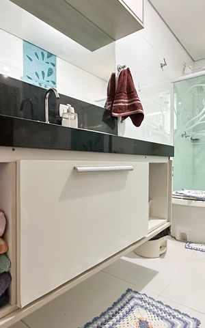 Casa à venda com 448m², 6 quartos e 3 vagas Casa à venda com 448m², 6 quartos e 3 vagasBanheiro Social - Casa 1