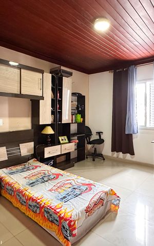 Casa à venda com 448m², 6 quartos e 3 vagas Casa à venda com 448m², 6 quartos e 3 vagasQuarto 3 - Casa 1