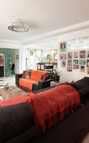 Casa à venda com 448m², 6 quartos e 3 vagas Casa à venda com 448m², 6 quartos e 3 vagasSala - Casa 1