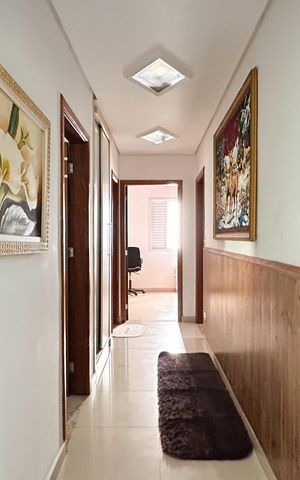 Casa à venda com 448m², 6 quartos e 3 vagas Casa à venda com 448m², 6 quartos e 3 vagasAcesso aos Quartos