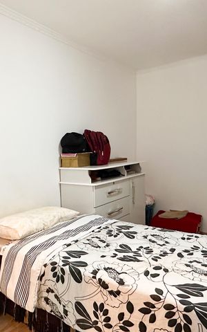 Casa à venda com 448m², 6 quartos e 3 vagas Casa à venda com 448m², 6 quartos e 3 vagasQuarto - Casa 2