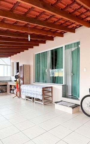 Casa à venda com 448m², 6 quartos e 3 vagas Casa à venda com 448m², 6 quartos e 3 vagasÁrea gourmet - Casa 1