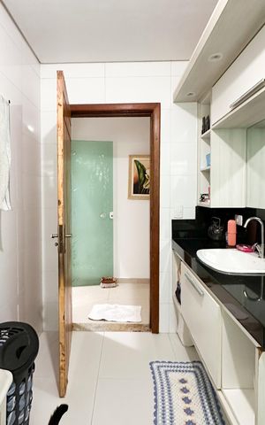 Casa à venda com 448m², 6 quartos e 3 vagas Casa à venda com 448m², 6 quartos e 3 vagasBanheiro Social - Casa 1