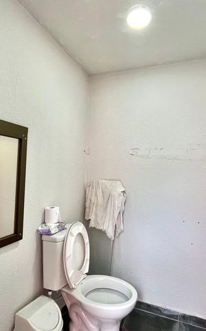 Casa à venda com 350m², 3 quartos e 2 vagas Casa à venda com 350m², 3 quartos e 2 vagasLavabo área externa