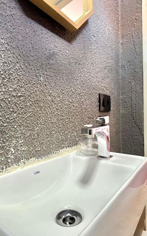 Casa à venda com 350m², 3 quartos e 2 vagas Casa à venda com 350m², 3 quartos e 2 vagasLavabo