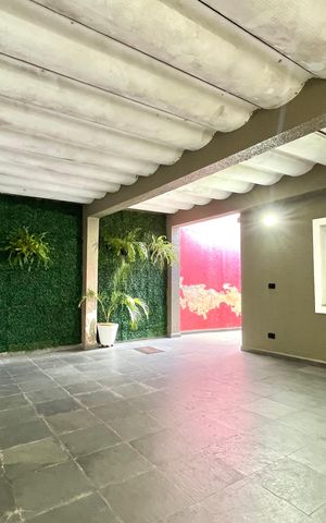 Casa à venda com 350m², 3 quartos e 2 vagas Casa à venda com 350m², 3 quartos e 2 vagasGaragem