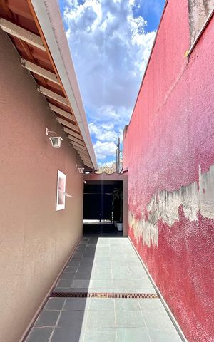 Casa à venda com 350m², 3 quartos e 2 vagas Casa à venda com 350m², 3 quartos e 2 vagasÁrea externa