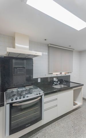 Apartamento à venda com 132m², 3 quartos e 3 vagas Apartamento à venda com 132m², 3 quartos e 3 vagasCozinha
