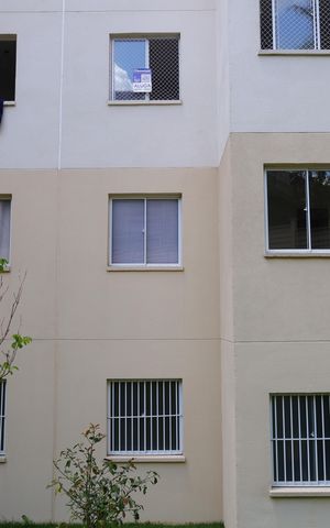 Apartamento à venda com 32m², 2 quartos e sem vagaPlaca instalada na janela do quarto do imóvel (2ºandar) -Código da placa KJFK-552