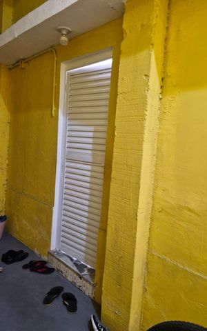 Casa à venda com 100m², 1 quarto e 2 vagas Casa à venda com 100m², 1 quarto e 2 vagasÁrea externa