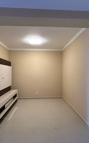 Casa à venda com 200m², 3 quartos e 2 vagas Casa à venda com 200m², 3 quartos e 2 vagasSala
