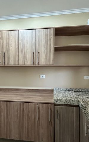Casa à venda com 200m², 3 quartos e 2 vagas Casa à venda com 200m², 3 quartos e 2 vagasCozinha