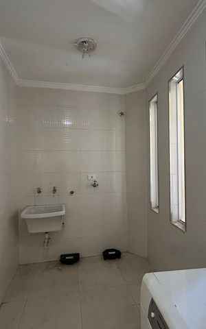 Casa à venda com 200m², 3 quartos e 2 vagas Casa à venda com 200m², 3 quartos e 2 vagasÁrea de Serviço