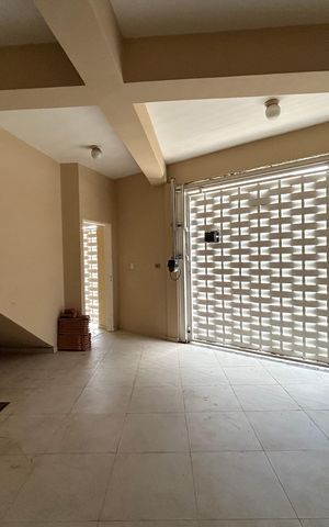 Casa à venda com 200m², 3 quartos e 2 vagas Casa à venda com 200m², 3 quartos e 2 vagasGaragem