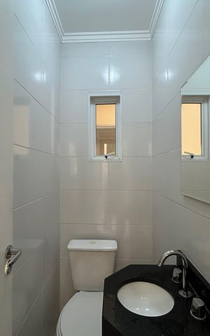 Casa à venda com 200m², 3 quartos e 2 vagas Casa à venda com 200m², 3 quartos e 2 vagasLavabo