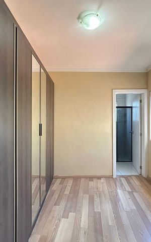 Casa à venda com 200m², 3 quartos e 2 vagas Casa à venda com 200m², 3 quartos e 2 vagasSuíte