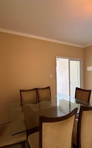 Casa à venda com 200m², 3 quartos e 2 vagas Casa à venda com 200m², 3 quartos e 2 vagasSala