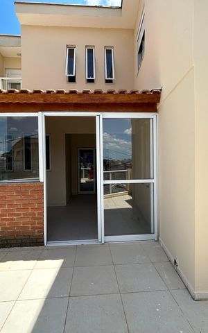 Casa à venda com 200m², 3 quartos e 2 vagas Casa à venda com 200m², 3 quartos e 2 vagasQuintal