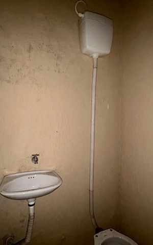 Casa à venda com 200m², 3 quartos e 2 vagas Casa à venda com 200m², 3 quartos e 2 vagasBanheiro de serviço