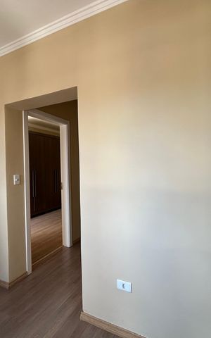 Casa à venda com 200m², 3 quartos e 2 vagas Casa à venda com 200m², 3 quartos e 2 vagasHall da suite