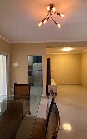 Casa à venda com 200m², 3 quartos e 2 vagas Casa à venda com 200m², 3 quartos e 2 vagasSala