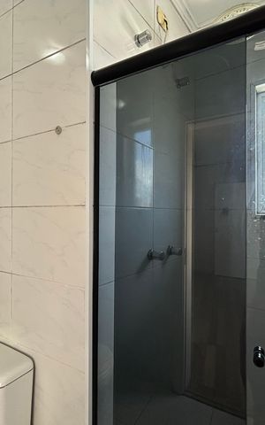 Casa à venda com 200m², 3 quartos e 2 vagas Casa à venda com 200m², 3 quartos e 2 vagasBanheiro da Suíte