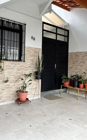 Casa à venda com 130m², 2 quartos e 1 vaga Casa à venda com 130m², 2 quartos e 1 vagaGaragem