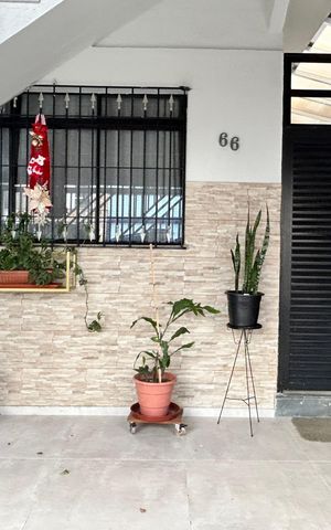 Casa à venda com 130m², 2 quartos e 1 vaga Casa à venda com 130m², 2 quartos e 1 vagaGaragem