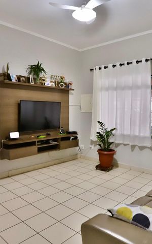 Casa à venda com 130m², 2 quartos e 1 vaga Casa à venda com 130m², 2 quartos e 1 vagaSala