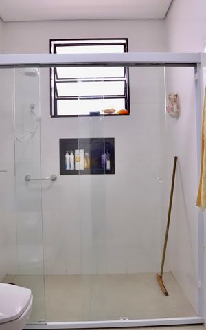 Casa à venda com 130m², 2 quartos e 1 vaga Casa à venda com 130m², 2 quartos e 1 vagaBanheiro
