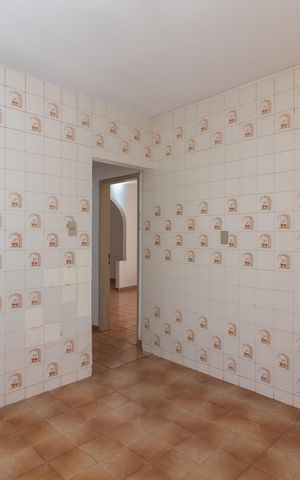 Casa à venda com 150m², 4 quartos e 4 vagasEdícula - Cozinha
