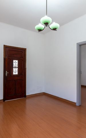 Casa à venda com 150m², 4 quartos e 4 vagasSala
