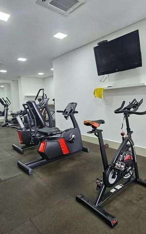Apartamento à venda com 233m², 3 quartos e 4 vagas Apartamento à venda com 233m², 3 quartos e 4 vagasÁrea comum - Academia