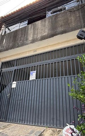 Casa à venda com 100m², 3 quartos e 2 vagas