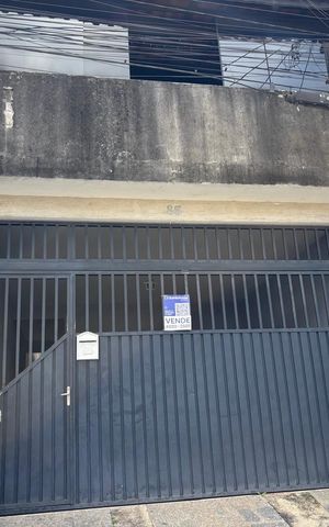 Casa à venda com 100m², 3 quartos e 2 vagas