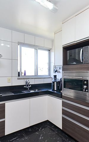 Apartamento à venda com 173m², 3 quartos e 2 vagas Apartamento à venda com 173m², 3 quartos e 2 vagasCozinha