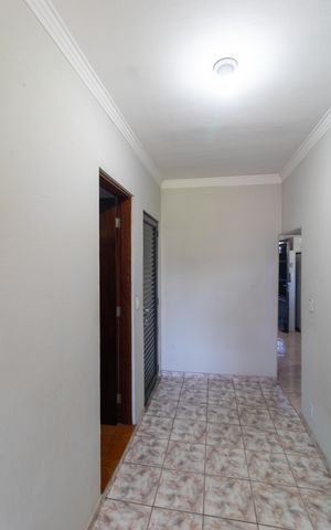 Casa à venda com 90m², 3 quartos e 1 vaga Casa à venda com 90m², 3 quartos e 1 vagaCorredor