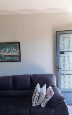 Casa à venda com 90m², 3 quartos e 1 vaga Casa à venda com 90m², 3 quartos e 1 vagaSalas