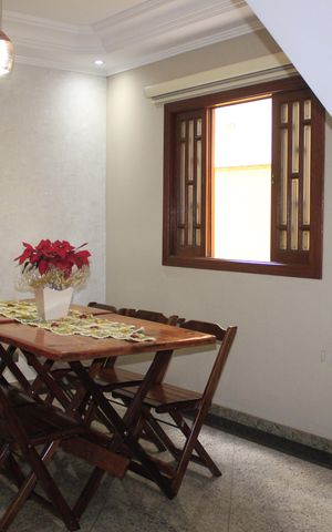 Casa à venda com 158m², 3 quartos e 2 vagasSala de jantar 