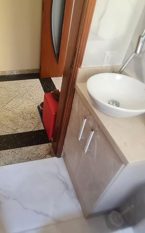 Casa à venda com 158m², 3 quartos e 2 vagas Casa à venda com 158m², 3 quartos e 2 vagasLavabo