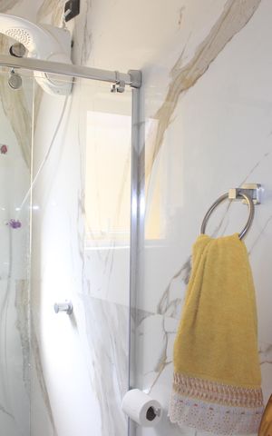 Casa à venda com 158m², 3 quartos e 2 vagasBanheiro 2